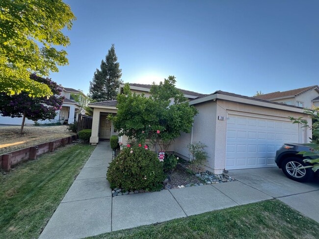 Primary Photo - 3 Bedroom - Heart of Roseville