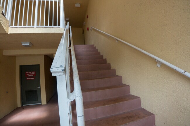 Building Photo - 6386 Emerald Dunes Dr