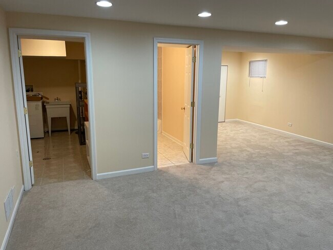 Building Photo - 1723 Wildberry Dr
