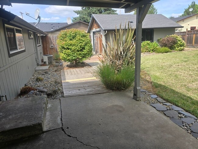 Building Photo - 3 bed 2 bath Family Home for Rent in Grant...