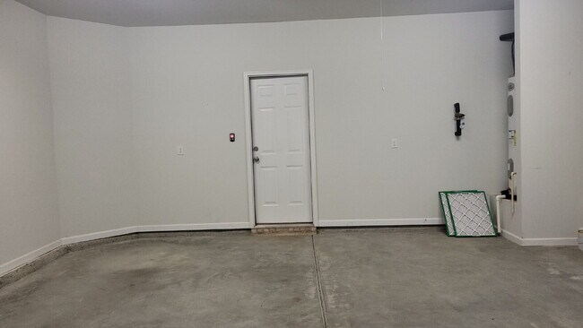 Building Photo - Huntsville Haven with Granite Elegance!" D...