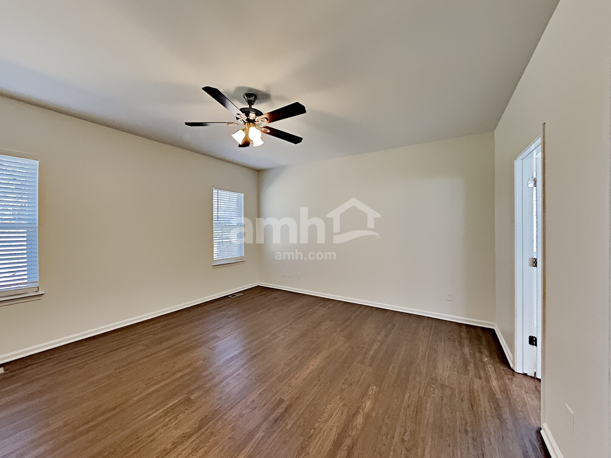 Building Photo - 2425 Coneflower Dr