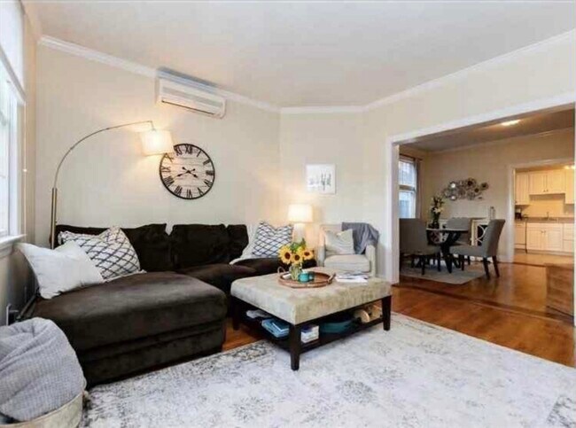 Building Photo - 34 Austin St