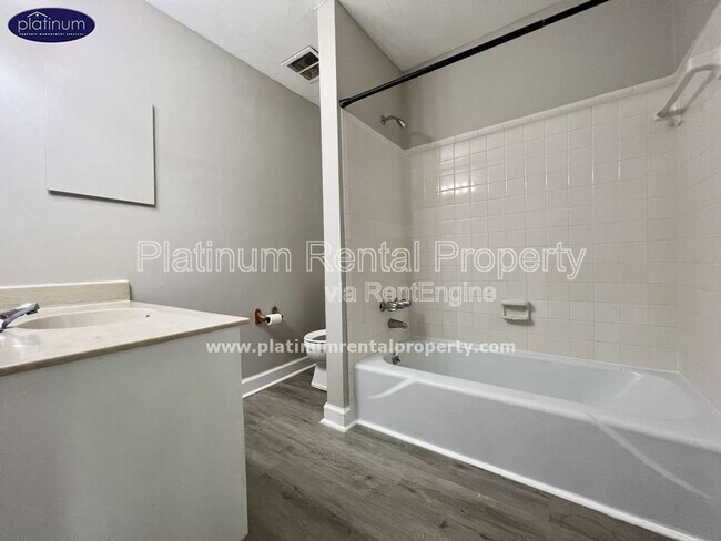 Building Photo - 63 Sandalwood Cir