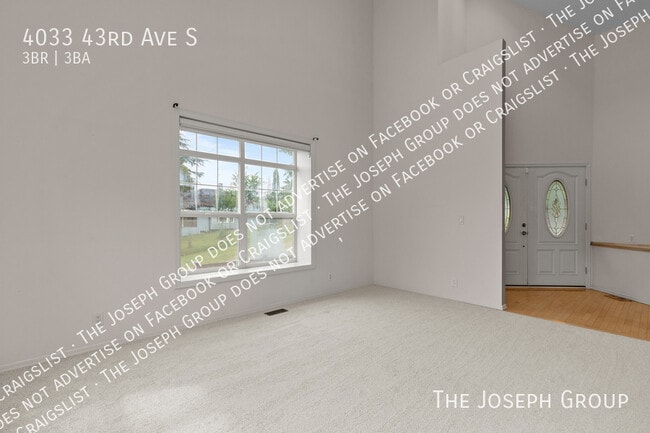 Building Photo - 4033 43rd Ave S