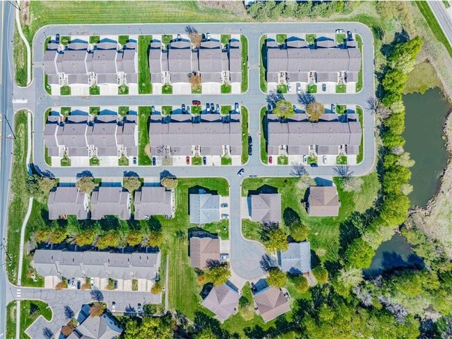 Building Photo - 102X Primrose Ln