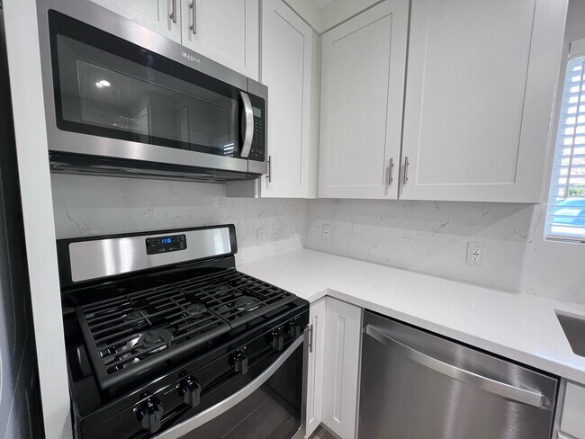 Building Photo - 23922 Archwood St