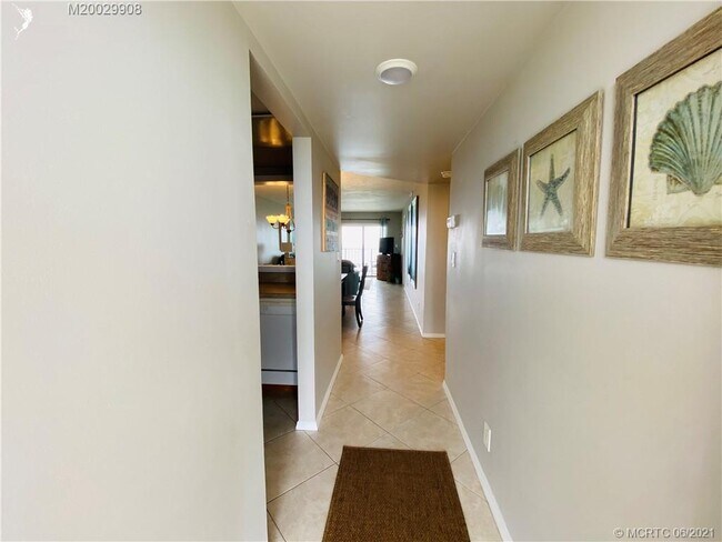 Building Photo - 9400 S Ocean Dr