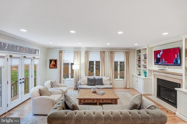 Building Photo - 1504 Wake Forest Dr