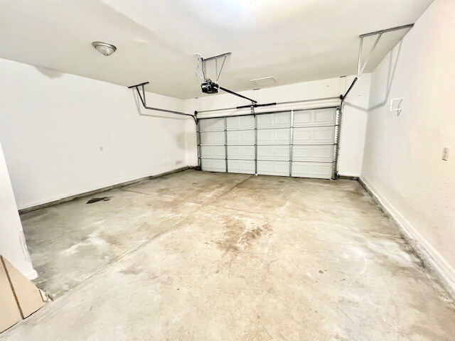 Building Photo - 3125 Breakwater Dr