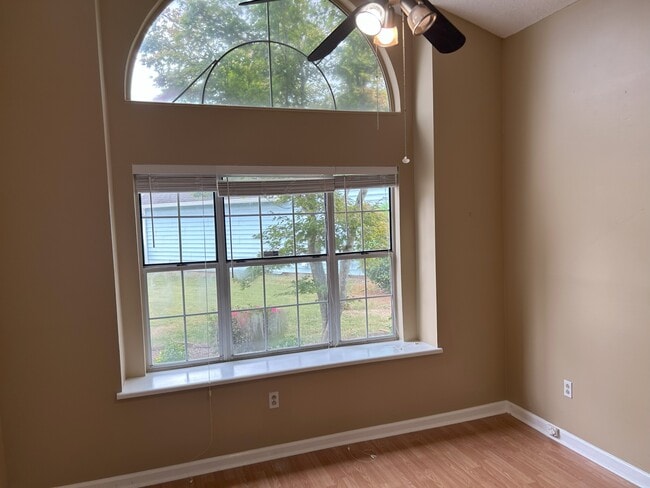 Building Photo - 118 Millstone Ln