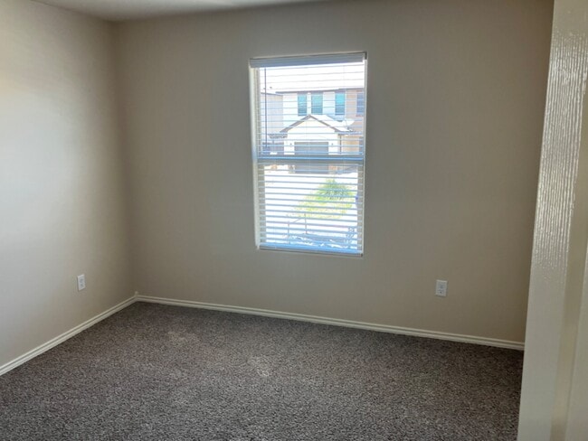Building Photo - 5611 Montevista Dr