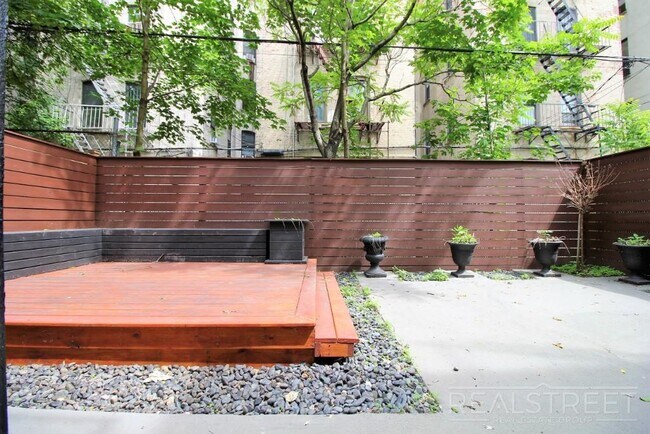 Building Photo - Brand New 1 Bed w Full Kitchen Amenities i...