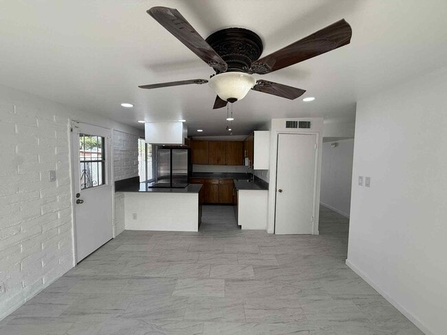 Building Photo - 8133 E 6th St