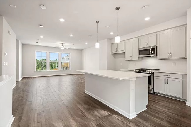 Building Photo - 1577 Halbrook Pl SW