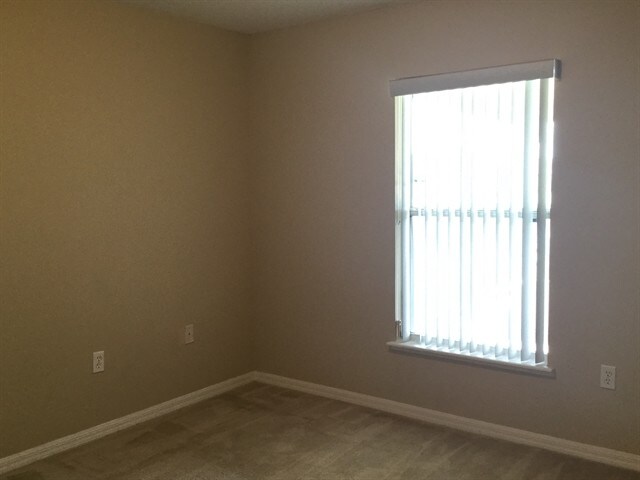 Building Photo - 375 Regal Downs Cir