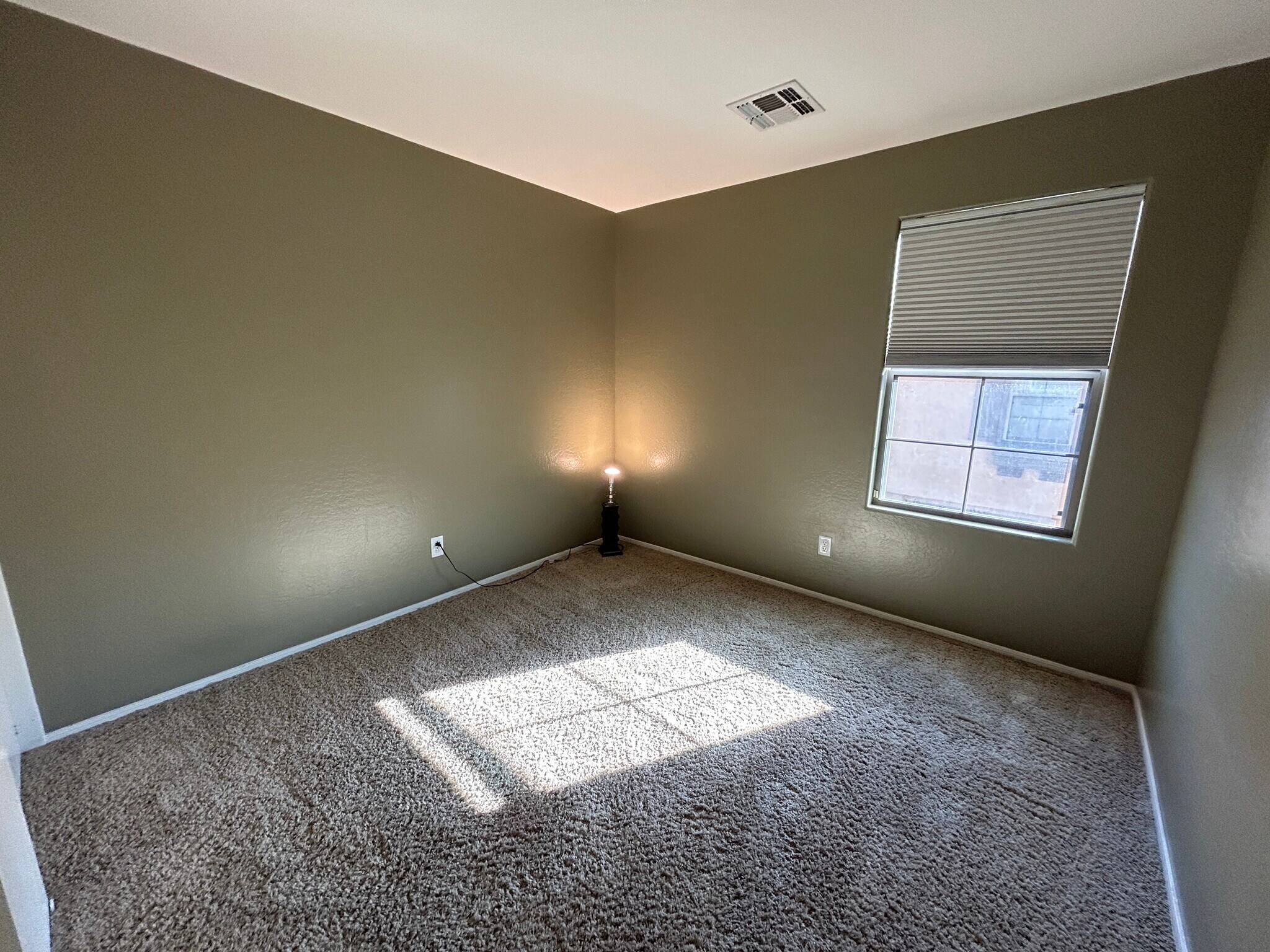 Building Photo - 8111 W Lynwood St