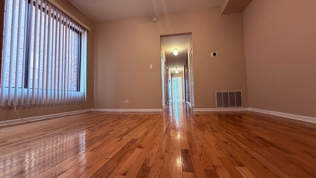 Building Photo - 4055 S Calumet Ave