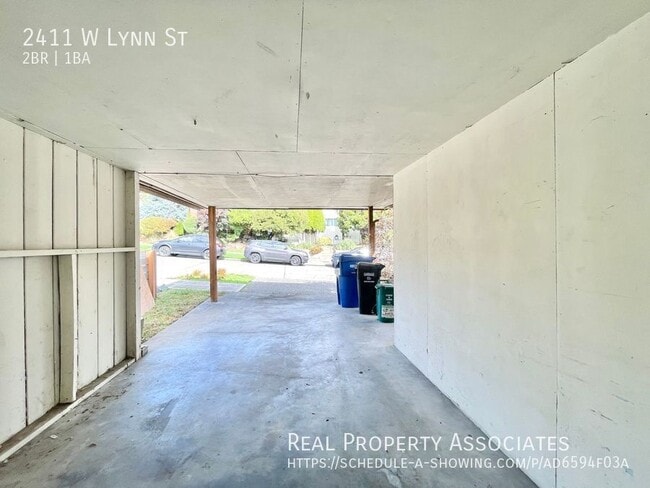 Building Photo - 2411 W Lynn St