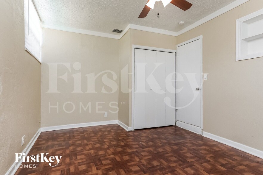 Building Photo - 2531 Blue Jay Turn