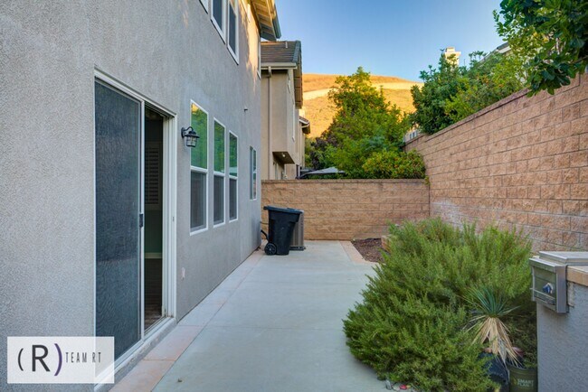 Building Photo - 15984 Paul Ct