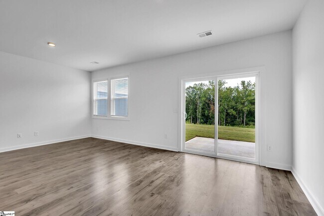 Building Photo - 1250 Westgate Vlg Dr