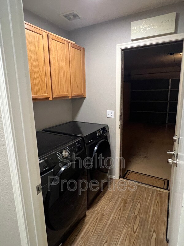 Building Photo - 15439 W Cortez St