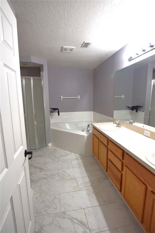 Building Photo - 500 Lake Charles Dr