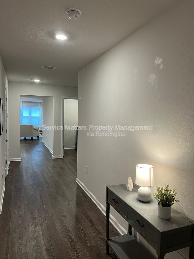 Building Photo - 921 Lovebird Ct