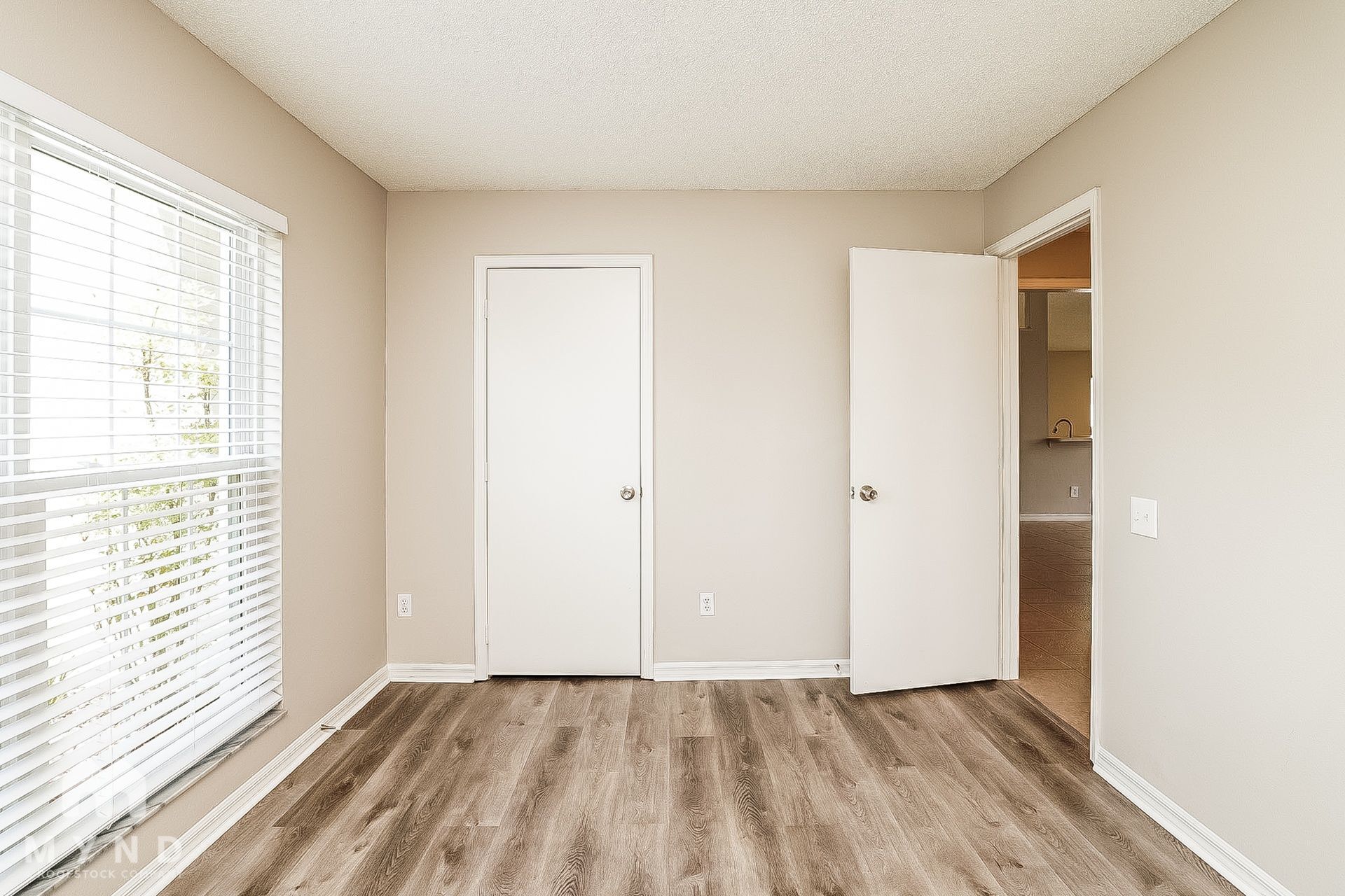 Building Photo - 10547 Cherry Oak Cir