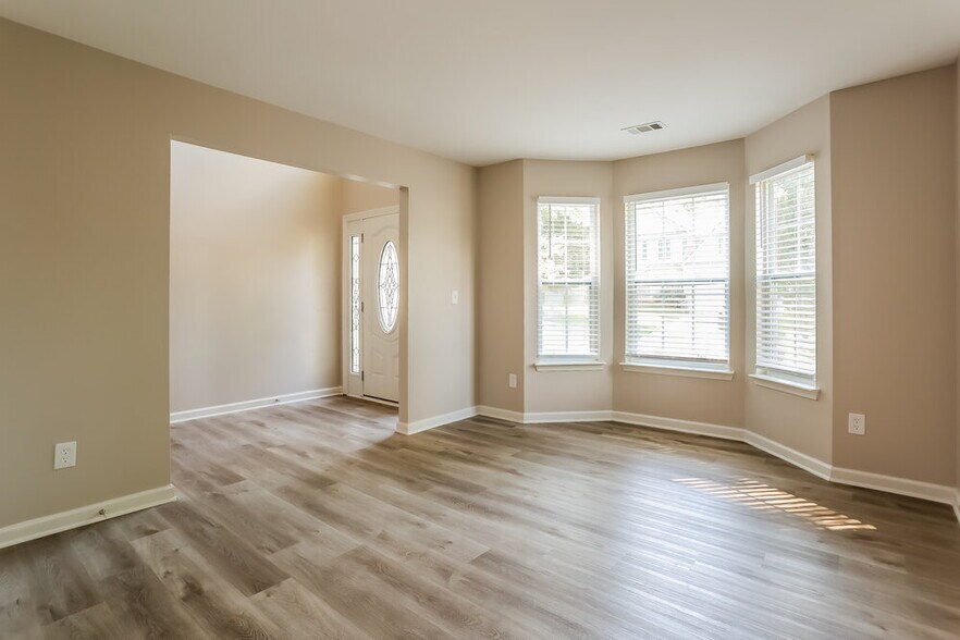 Building Photo - 3051 Berthas Overlook
