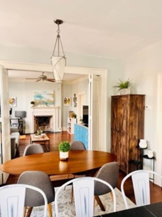 Building Photo - 227 W Broughton St