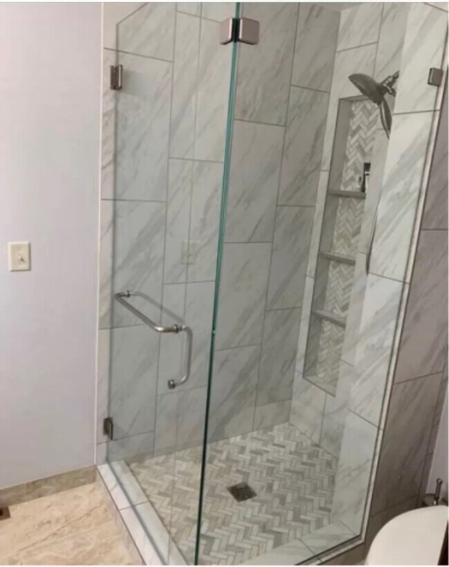 Building Photo - 4429 Oak Ridge Cir