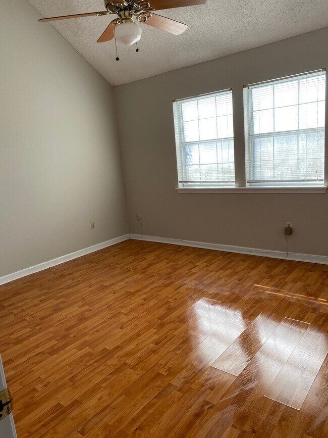 Building Photo - 150 Ocean Dr