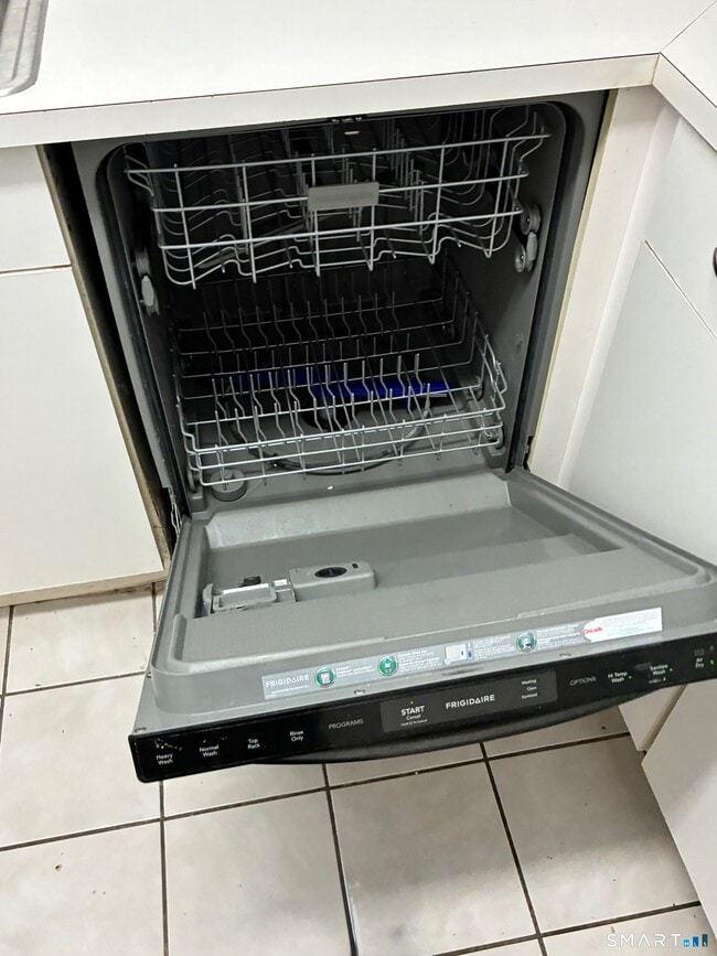 Building Photo - 175 Mill Pond Rd