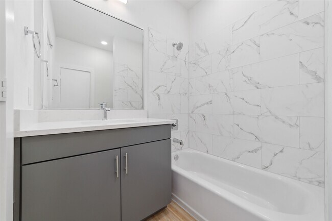 Building Photo - 2109 Holman St