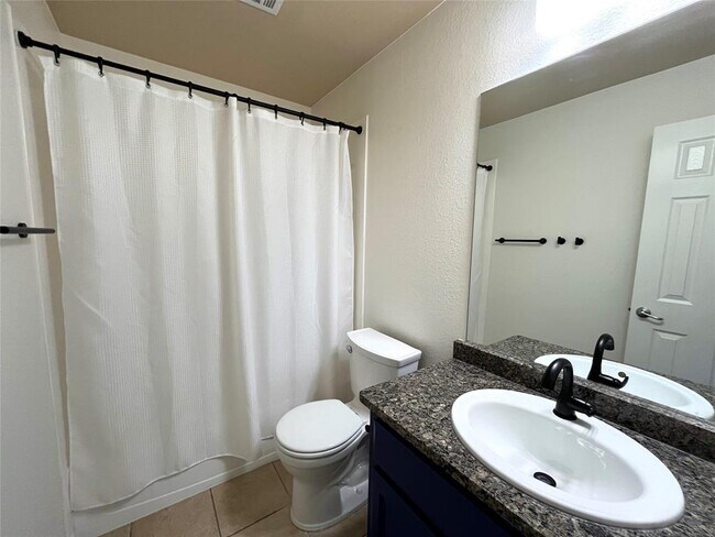 Building Photo - 3004 Edgecreek Pl