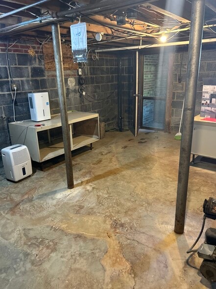 Basement - 10122 Pollard Creek Rd