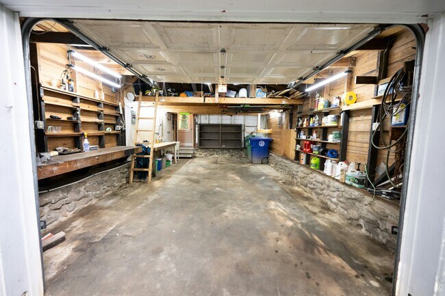 Building Photo - 809 Montreat Rd
