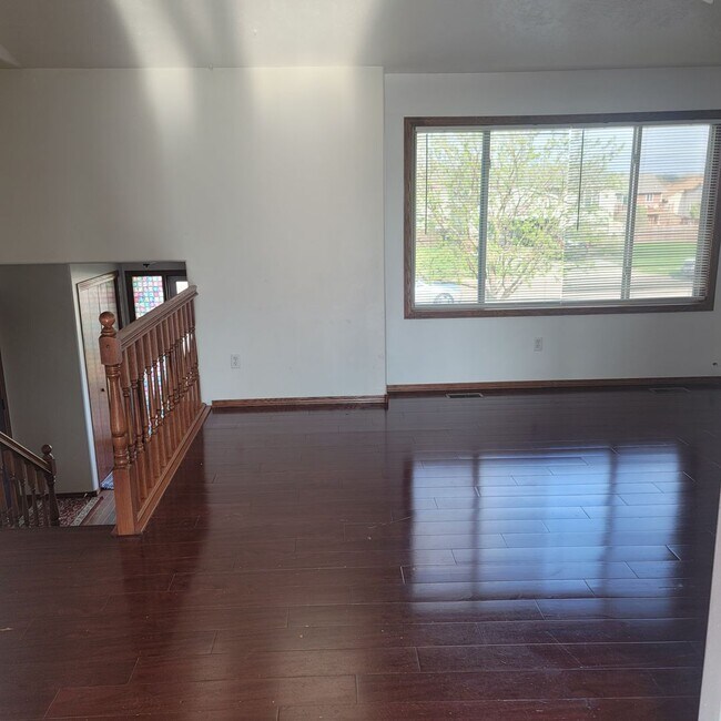 Building Photo - 3 bedroom, 2 bath, single family home.