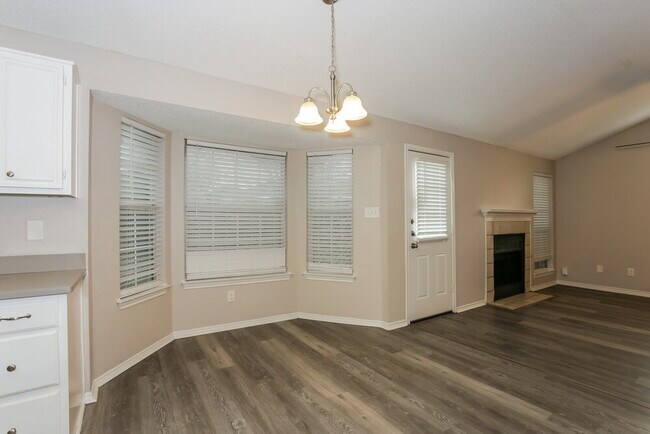 Building Photo - 208 Chamblin Dr