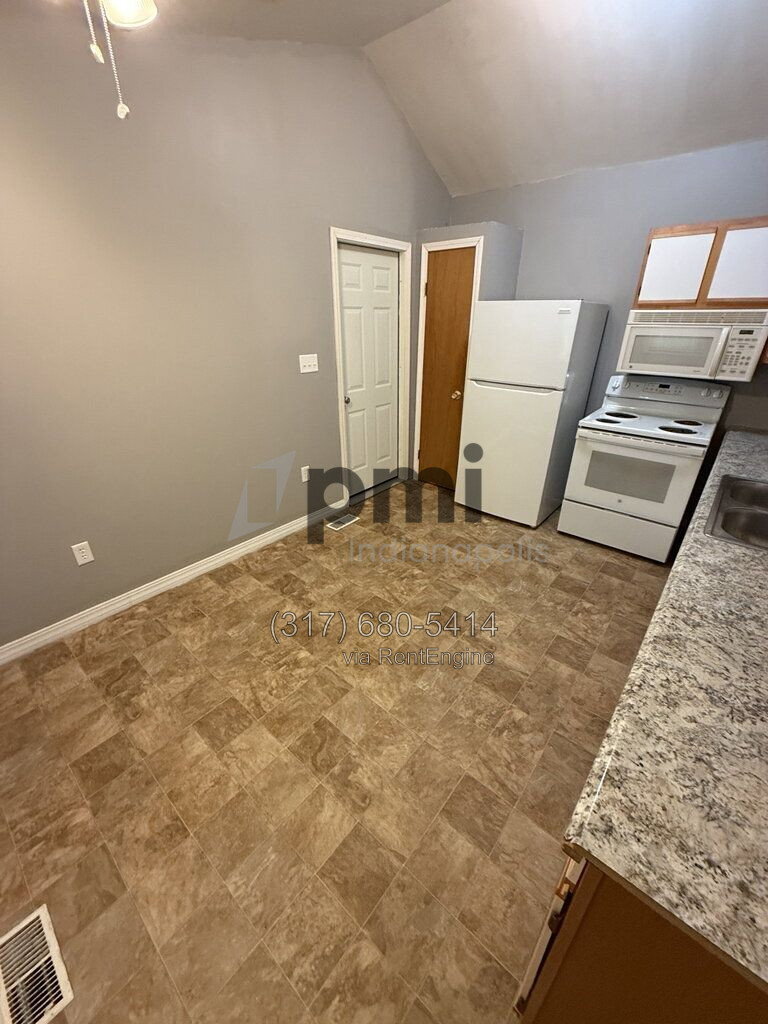 Building Photo - 2077 Cicero Rd