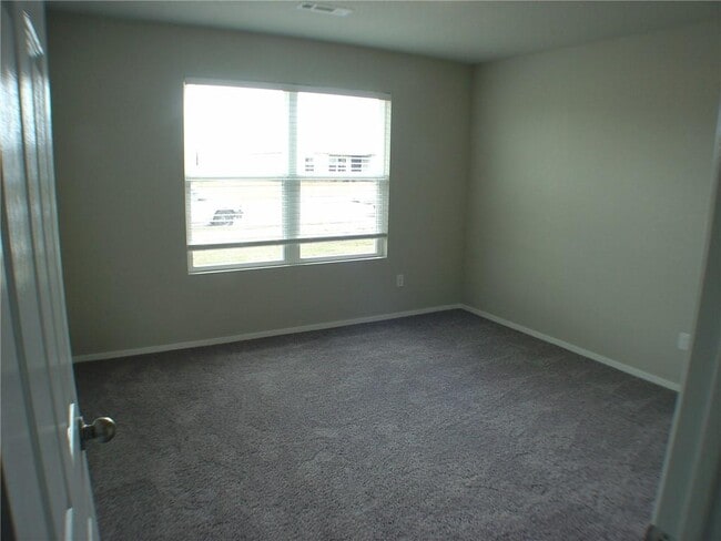 Building Photo - 704 NW 70th Ave