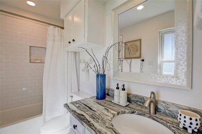 Building Photo - 20534 Highland Lake Dr