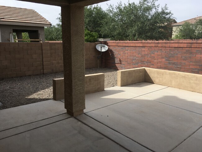 Building Photo - Welcome to this beautifully maintained home in one of Gilbert’s most sought-after communities.