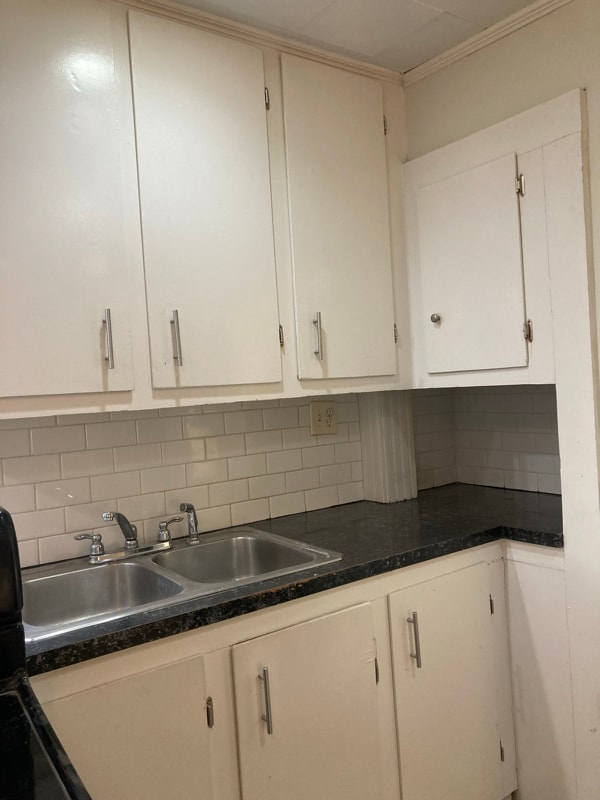 Building Photo - 28 1/2 Grove St