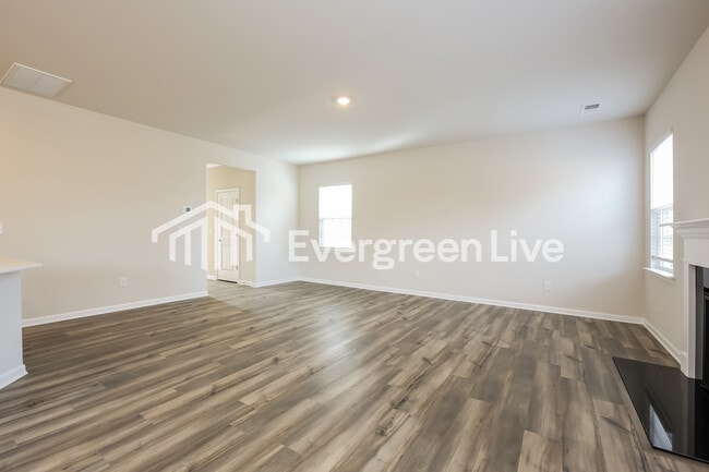 Building Photo - now