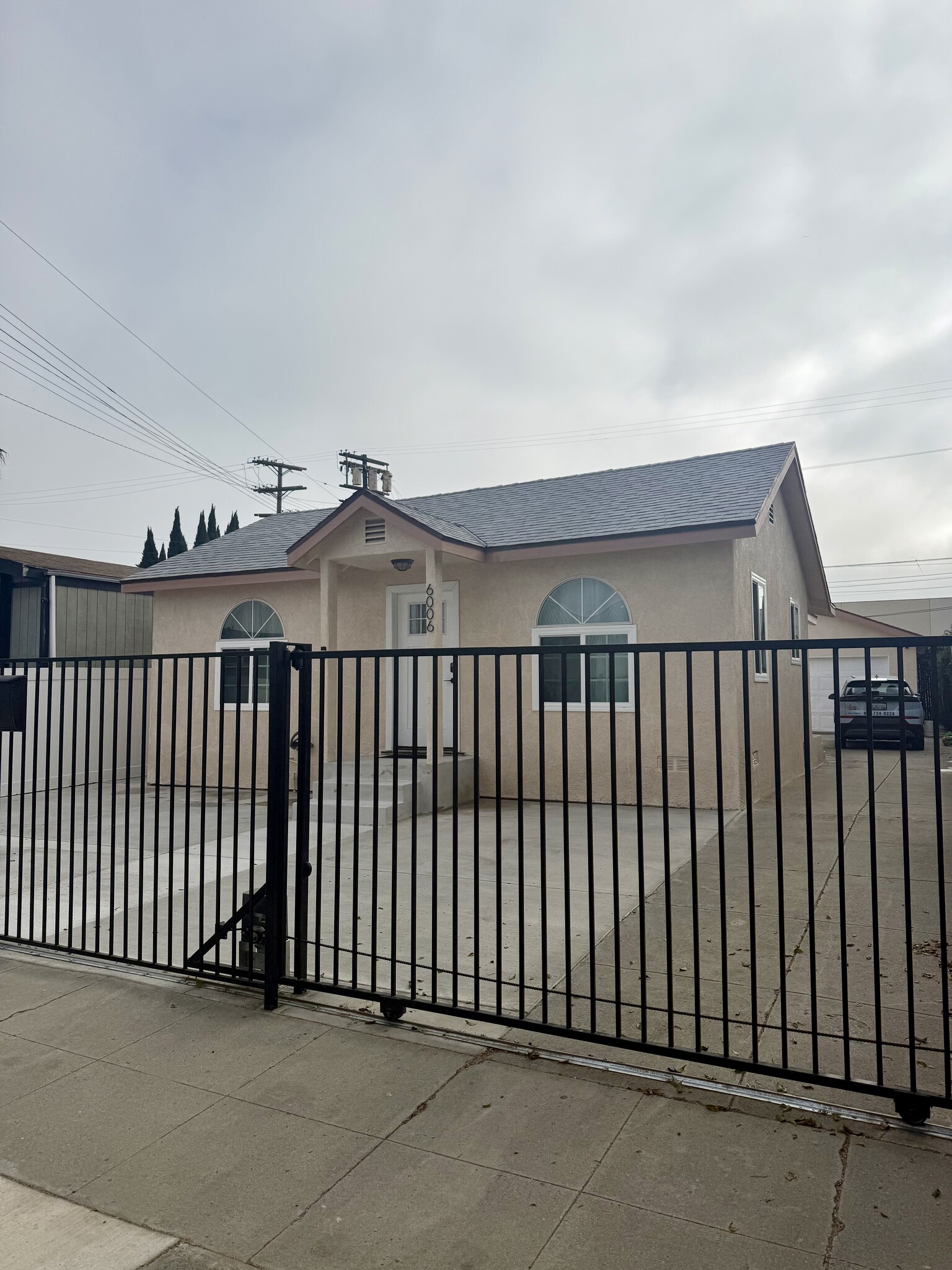 Building Photo - 6006 S Wilton Pl