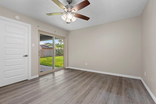 Building Photo - 8363 Pebbledowne Dr