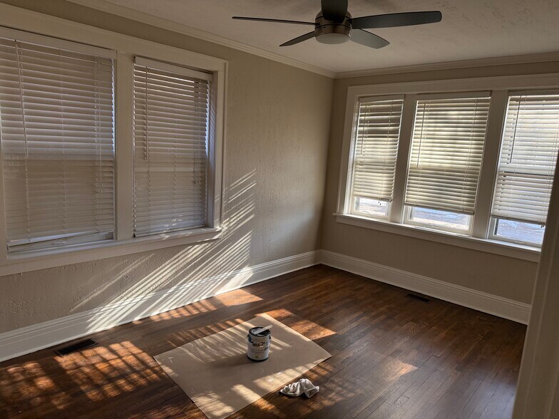 front bedroom - 7119 Amherst Ave
